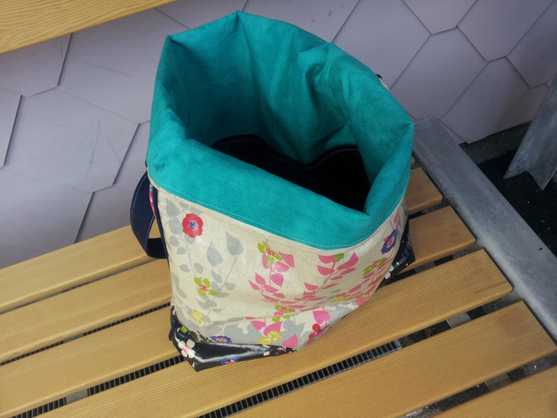 Schultertasche